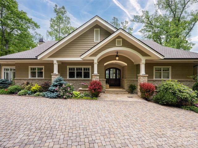 29 Elk Ridge Drive, Asheville, NC 28804