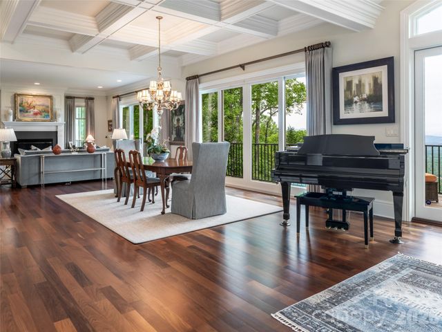 29 Elk Ridge Drive, Asheville, NC 28804