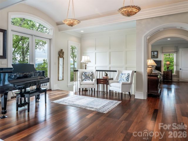29 Elk Ridge Drive, Asheville, NC 28804