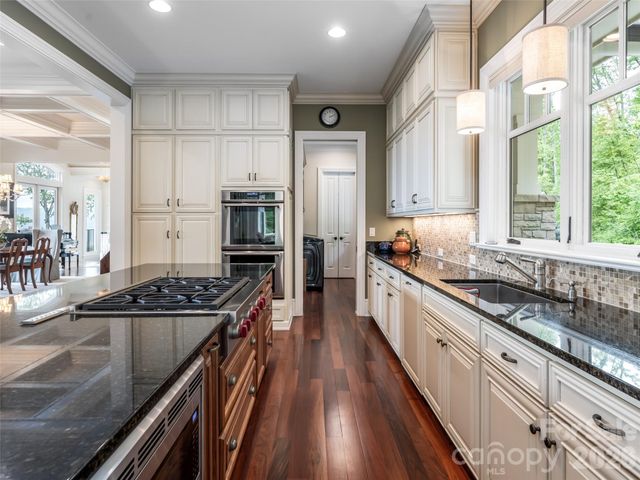 29 Elk Ridge Drive, Asheville, NC 28804