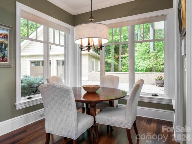 29 Elk Ridge Drive, Asheville, NC 28804