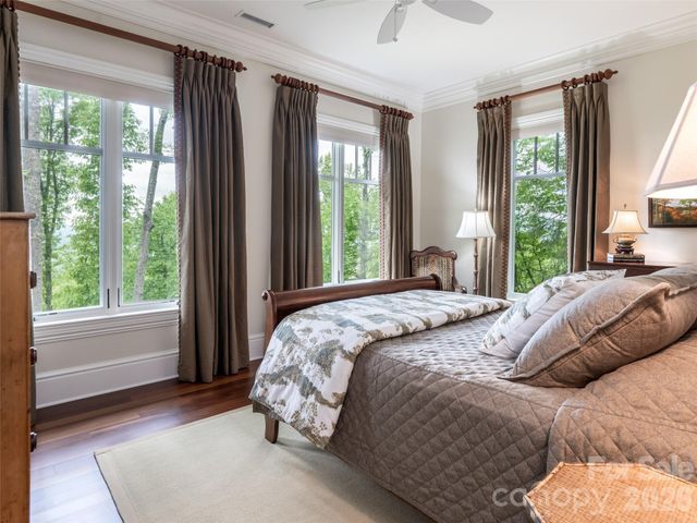 29 Elk Ridge Drive, Asheville, NC 28804