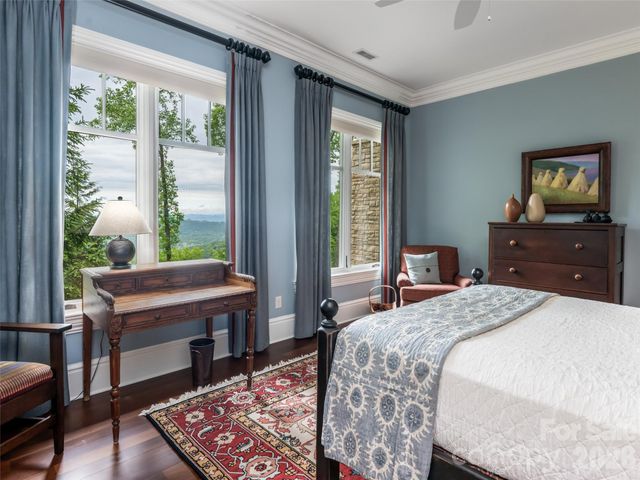 29 Elk Ridge Drive, Asheville, NC 28804