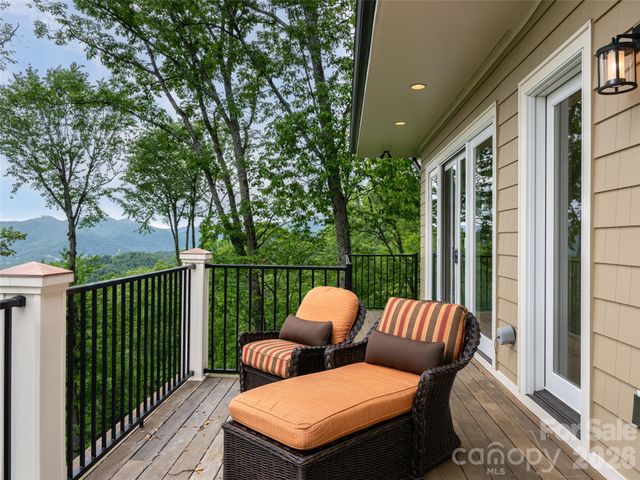29 Elk Ridge Drive, Asheville, NC 28804