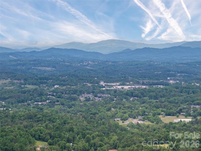 29 Elk Ridge Drive, Asheville, NC 28804