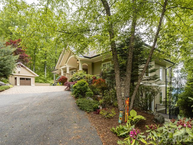 29 Elk Ridge Drive, Asheville, NC 28804