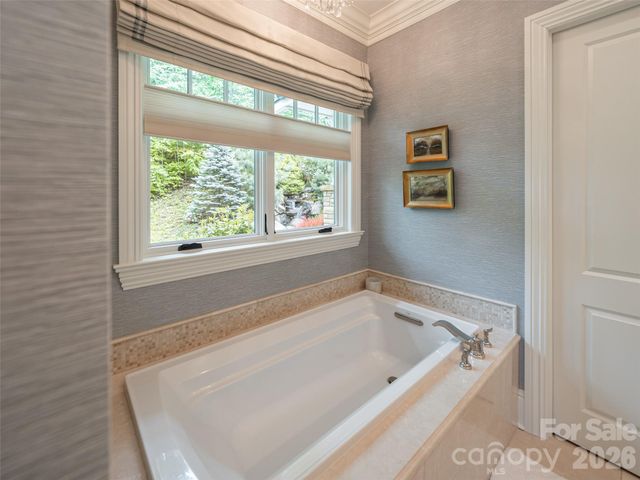 29 Elk Ridge Drive, Asheville, NC 28804