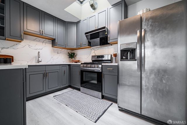 2021 Silver Avenue, San Francisco, CA 94124