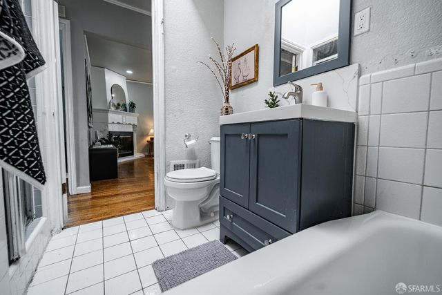 2021 Silver Avenue, San Francisco, CA 94124