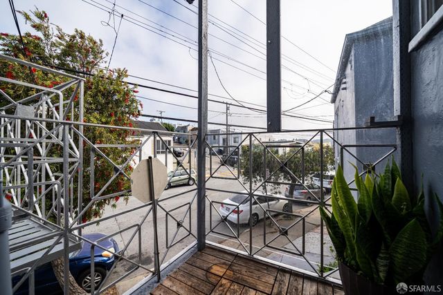 2021 Silver Avenue, San Francisco, CA 94124