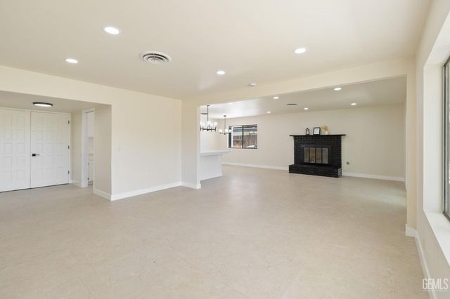 2612 Cheshire Drive, Bakersfield, CA 93309