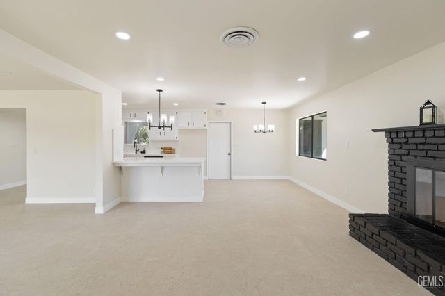 2612 Cheshire Drive, Bakersfield, CA 93309