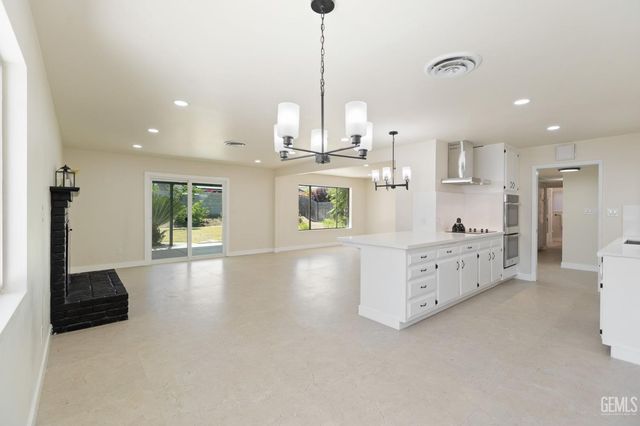 2612 Cheshire Drive, Bakersfield, CA 93309