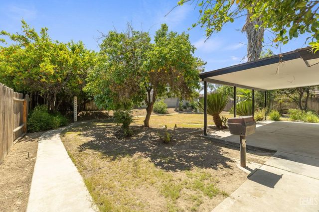 2612 Cheshire Drive, Bakersfield, CA 93309