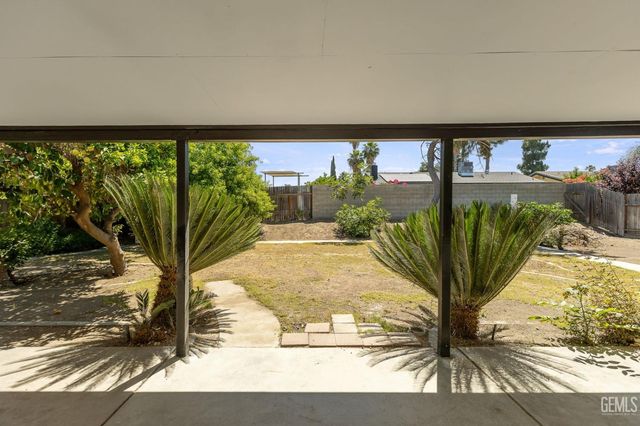 2612 Cheshire Drive, Bakersfield, CA 93309
