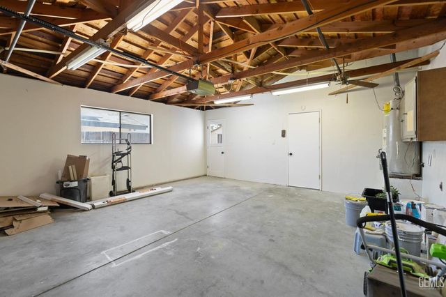 2612 Cheshire Drive, Bakersfield, CA 93309