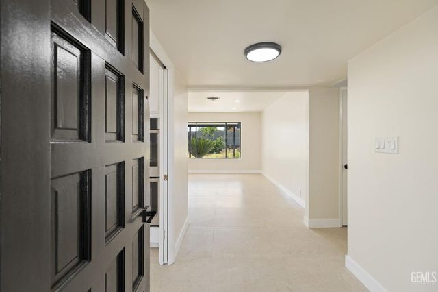 2612 Cheshire Drive, Bakersfield, CA 93309