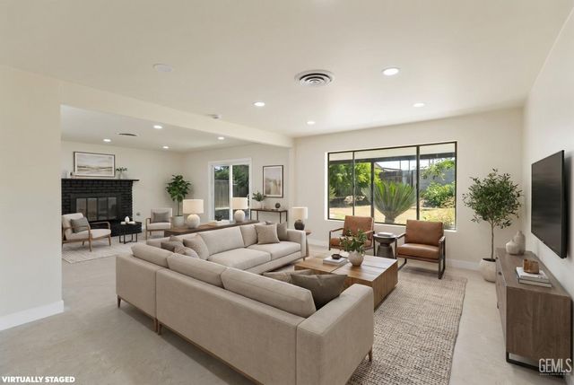 2612 Cheshire Drive, Bakersfield, CA 93309