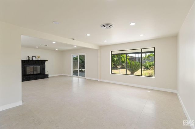 2612 Cheshire Drive, Bakersfield, CA 93309