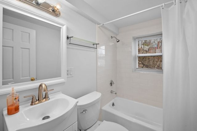 121 Cambridge Rd B, Woburn, MA 01801