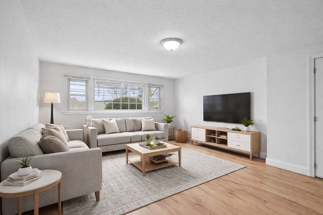 121 Cambridge Rd B, Woburn, MA 01801