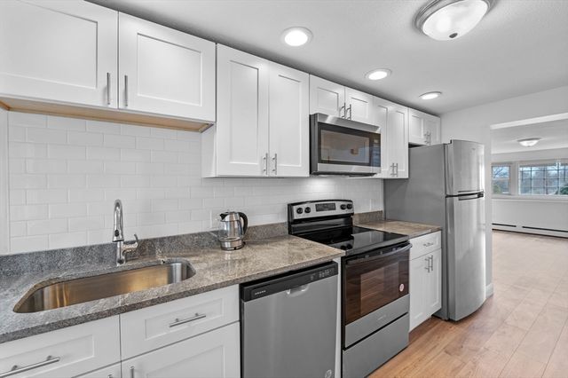 121 Cambridge Rd B, Woburn, MA 01801