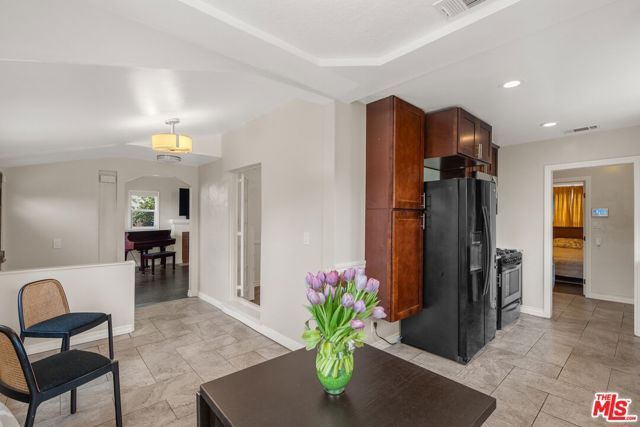 1978 S Holt Avenue, Los Angeles, CA 90034