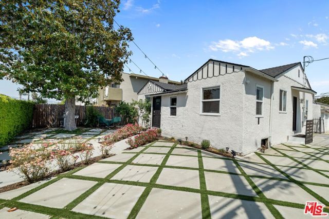 1978 S Holt Avenue, Los Angeles, CA 90034