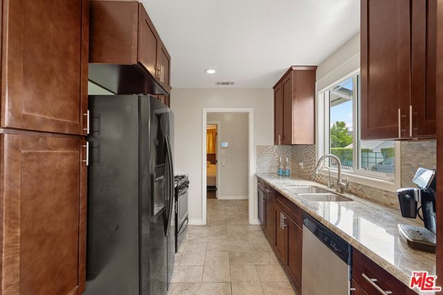 1978 S Holt Avenue, Los Angeles, CA 90034