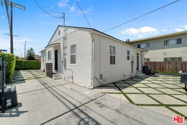1978 S Holt Avenue, Los Angeles, CA 90034