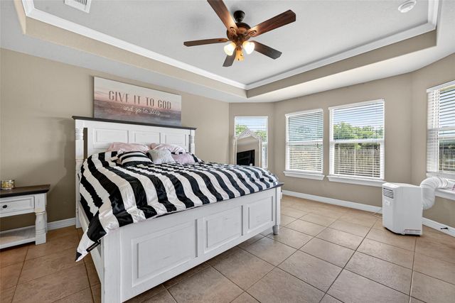 504 Lexington Avenue, Clute, TX 77531