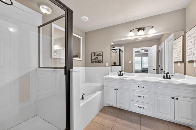 504 Lexington Avenue, Clute, TX 77531