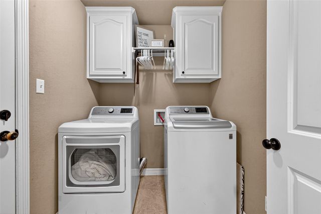 504 Lexington Avenue, Clute, TX 77531