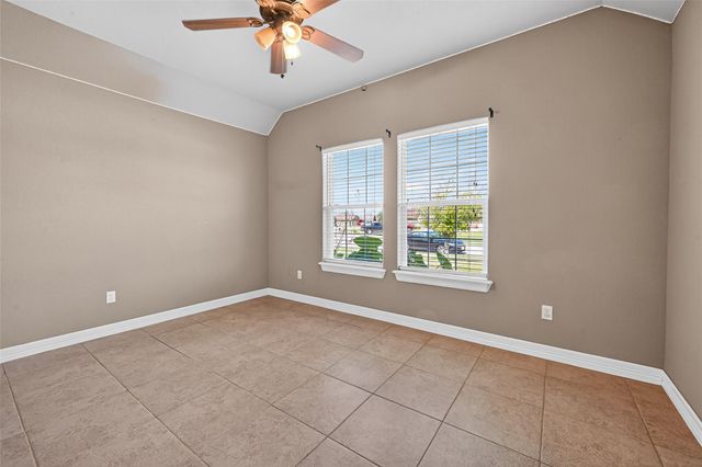 504 Lexington Avenue, Clute, TX 77531