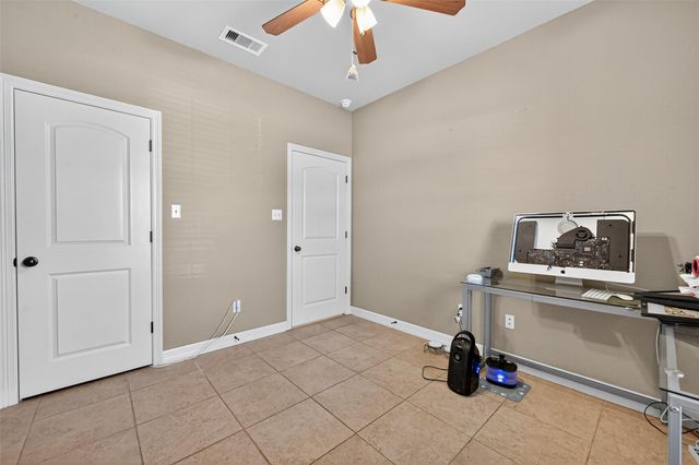 504 Lexington Avenue, Clute, TX 77531