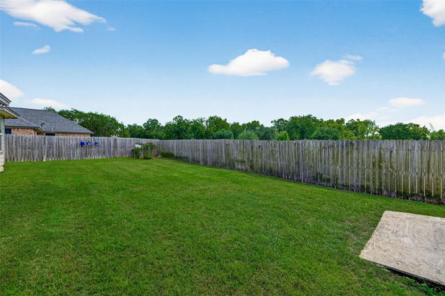 504 Lexington Avenue, Clute, TX 77531