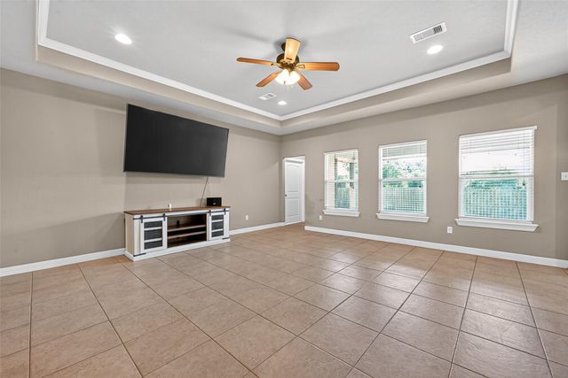 504 Lexington Avenue, Clute, TX 77531