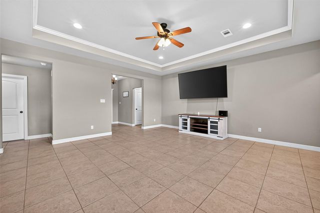 504 Lexington Avenue, Clute, TX 77531