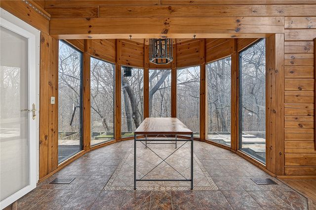 13737 Viney Grove Road, Prairie Grove, AR 72753