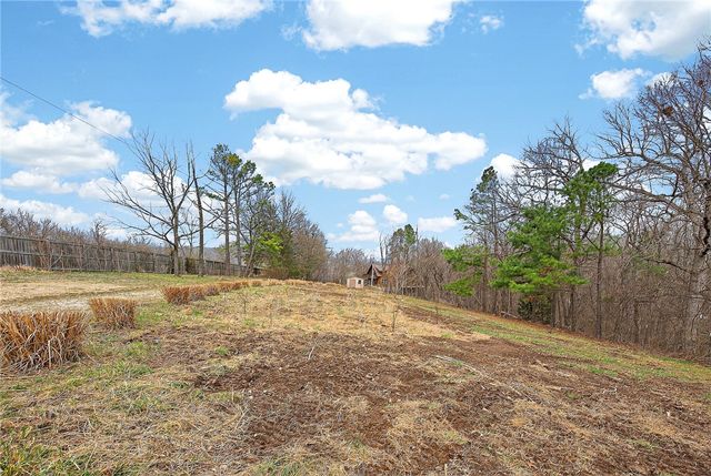 13737 Viney Grove Road, Prairie Grove, AR 72753