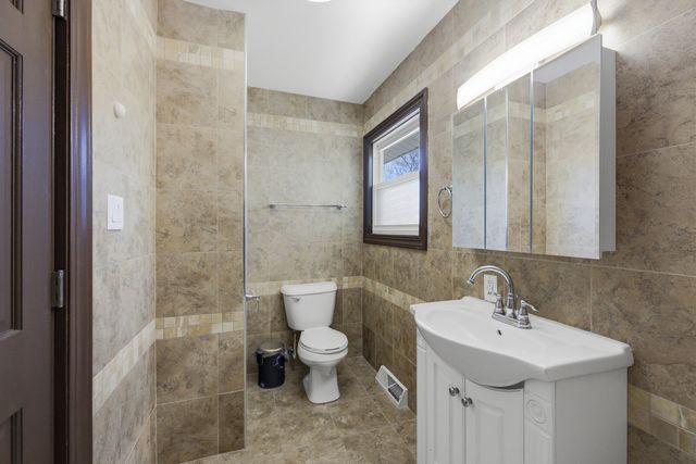 1117 E Kitson Drive, Palatine, IL 60074