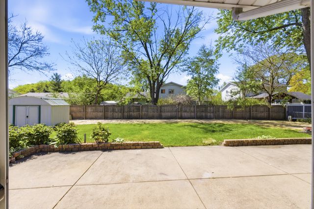 1117 E Kitson Drive, Palatine, IL 60074