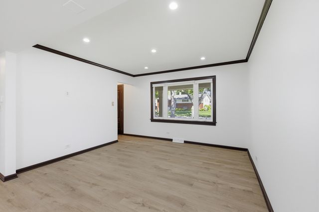 1117 E Kitson Drive, Palatine, IL 60074
