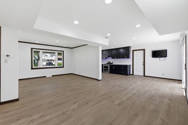 1117 E Kitson Drive, Palatine, IL 60074