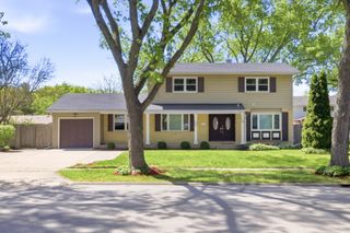 1117 E Kitson Drive, Palatine, IL 60074
