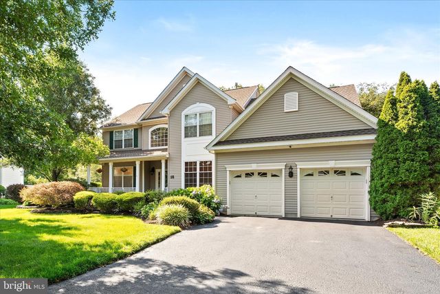 18 LOCKEWOOD LN, East Windsor, NJ 08520