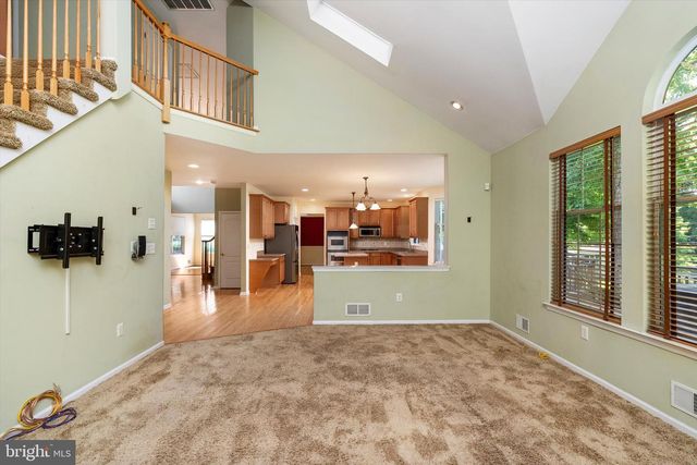 18 LOCKEWOOD LN, East Windsor, NJ 08520