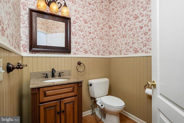 18 LOCKEWOOD LN, East Windsor, NJ 08520