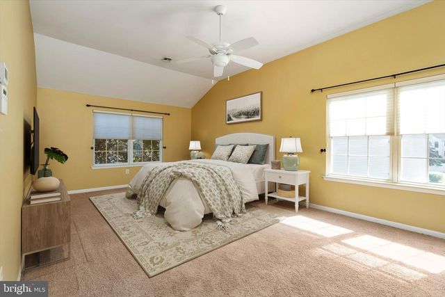 18 LOCKEWOOD LN, East Windsor, NJ 08520