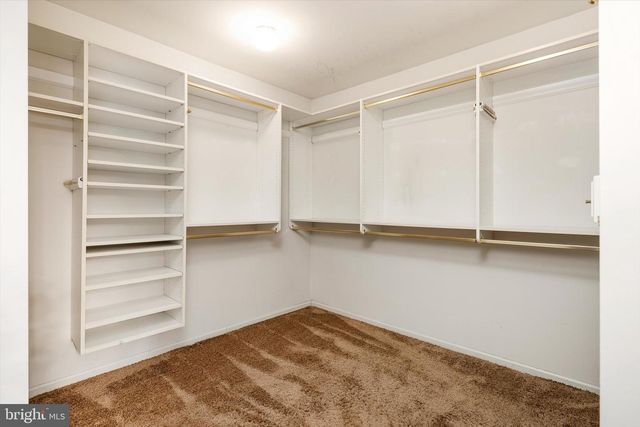 18 LOCKEWOOD LN, East Windsor, NJ 08520